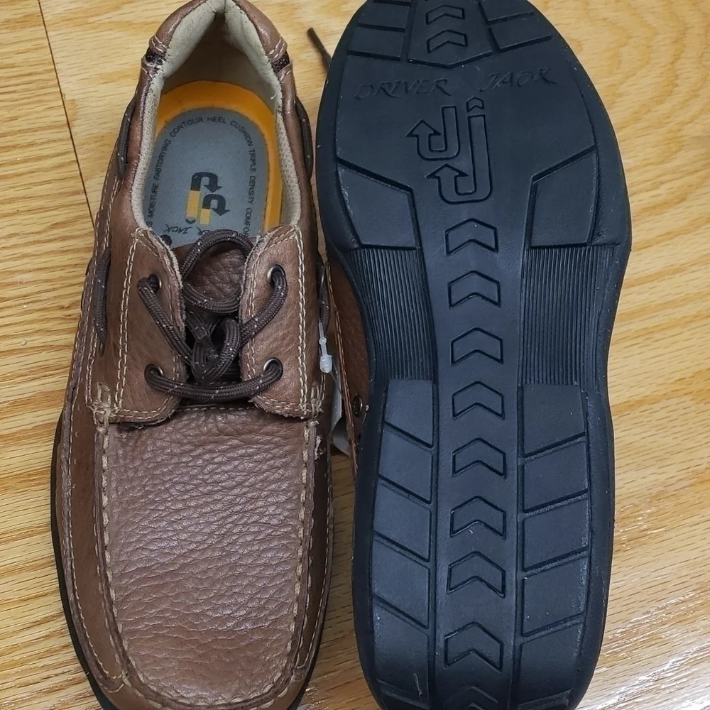 𝅺JUMPING jacks boys shoes NWT size 36M